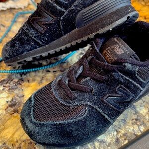 Black suade New balance classic 574 toddler black on black tennis shoes